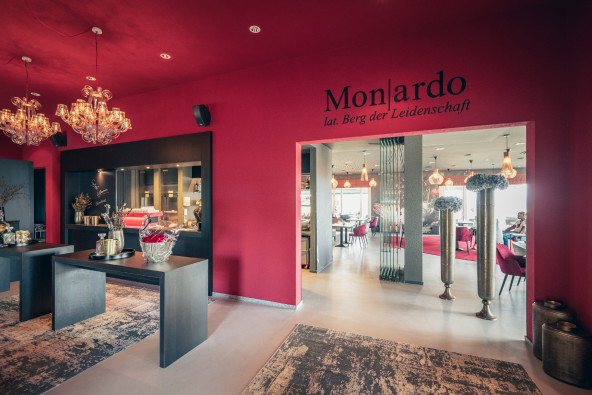 Monardo Eingang ins Restaurant Kontakt
